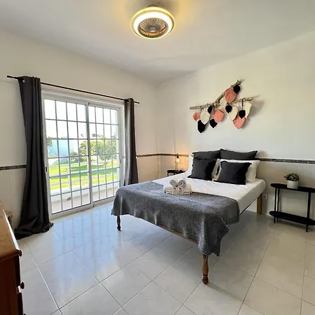 Villa Stylish With Pool By Homing *