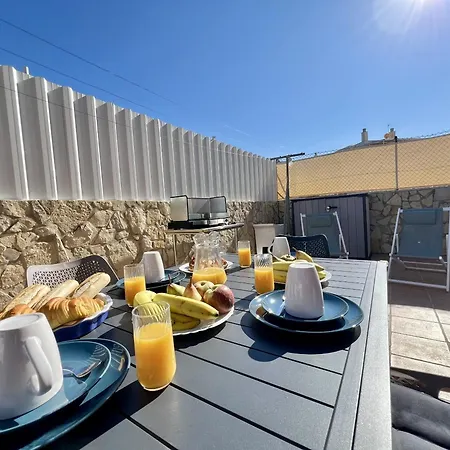 فيلة Stylish With Pool By Homing بيرا