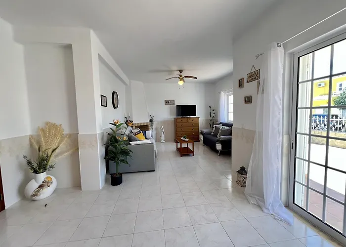 Stylish With Pool By Homing 빌라 *