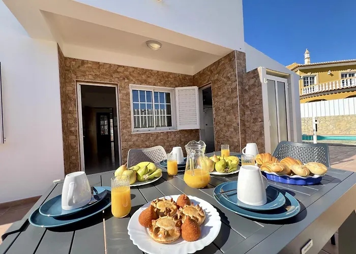 Stylish With Pool By Homing 빌라 페라구도