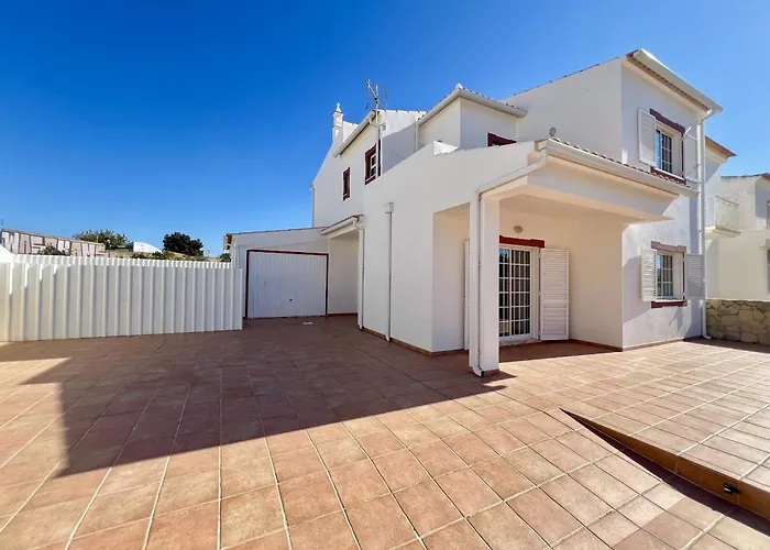 Stylish With Pool By Homing