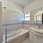 Villa Stylish With Pool By Homing Pêra