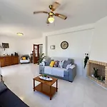 Stylish With Pool By Homing Villa *