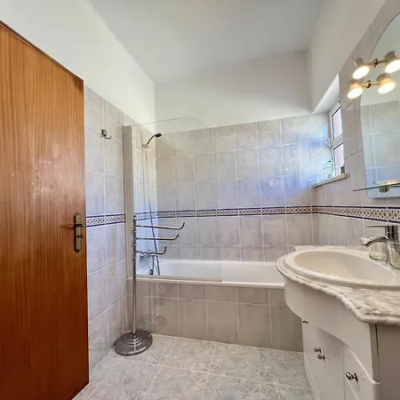 Stylish With Pool By Homing Vila *