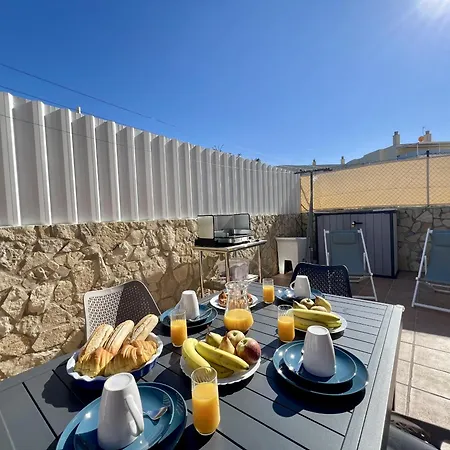 Stylish With Pool By Homing Vila *