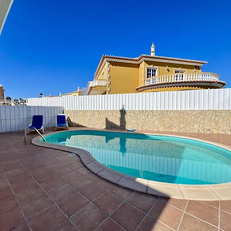 Stylish With Pool By Homing Pêra